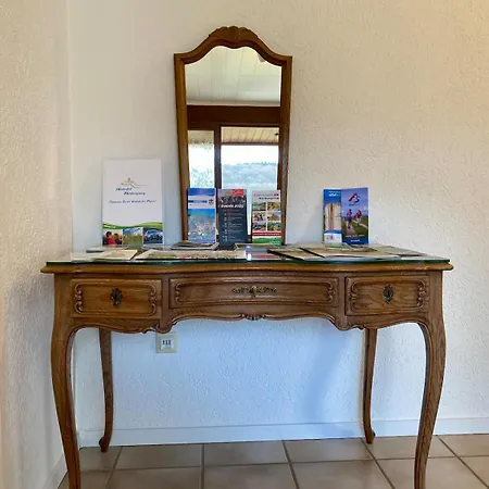 Wald & Ring 公寓 *